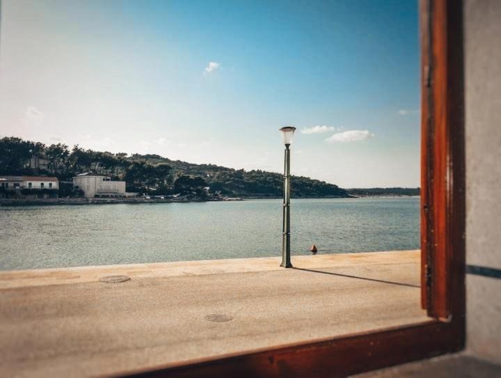 Apartmán Mala Oaza Mira Povlja  Exteriér fotografie